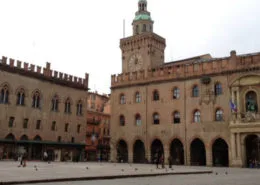 Palazzo Accursio piazza