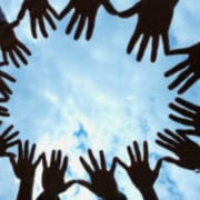 mani_cerchio_solidarietà_800