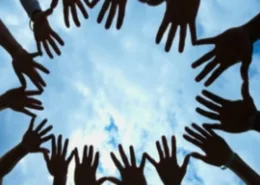 mani_cerchio_solidarietà_800